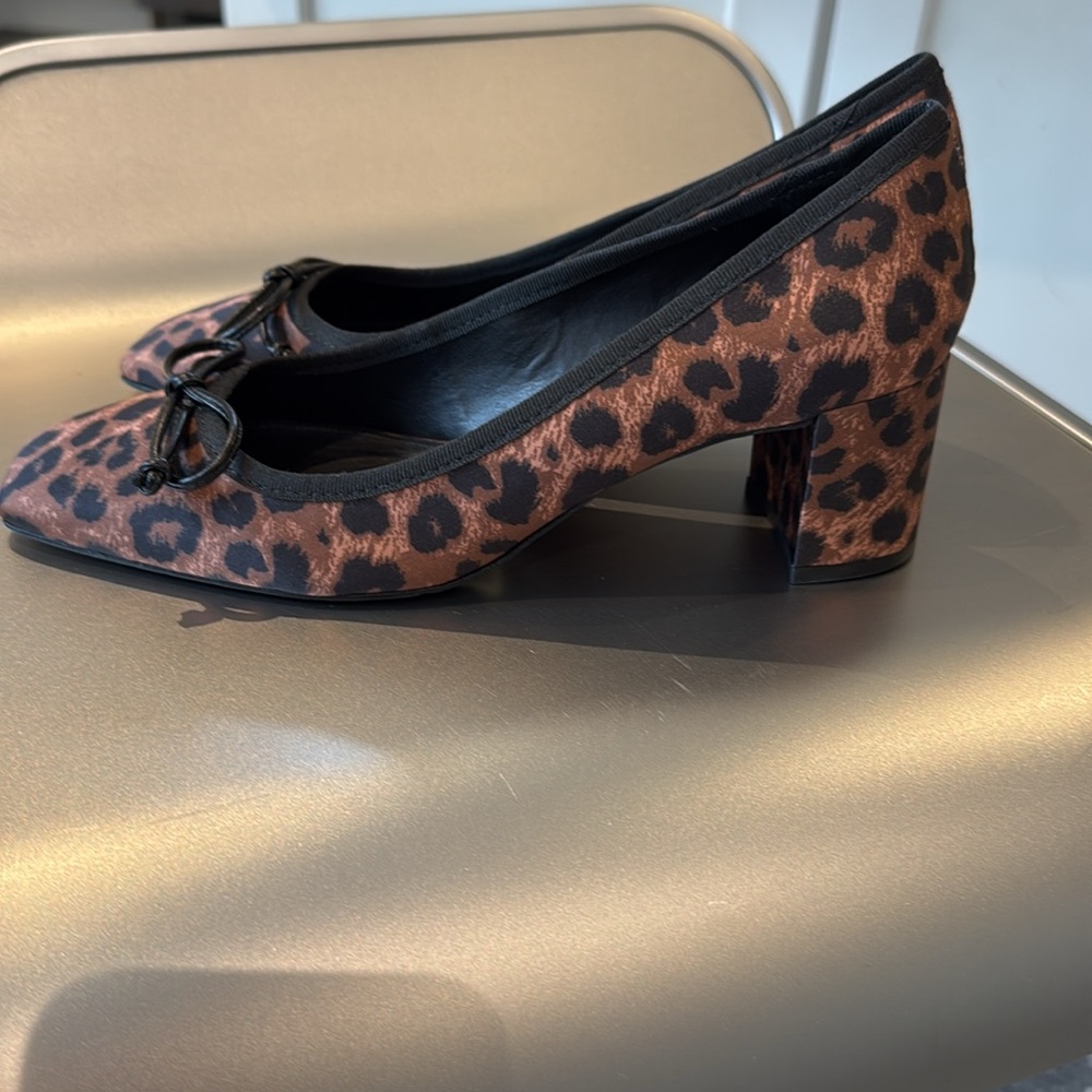 NWT SCHUTZ ARISSA BLOCK LEOPARD SATIN PUMP. 37/7 - Picture 2 of 9